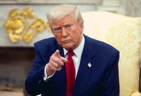 Трамп пригрозил прекратить всю торговлю с Испанией
