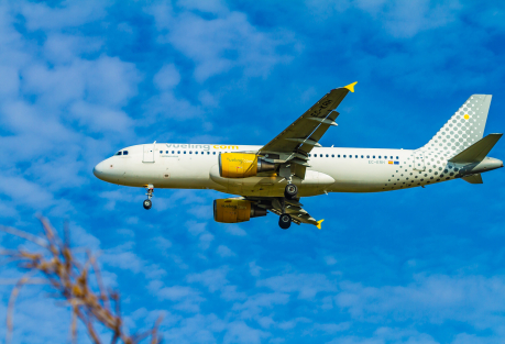 Vueling запустил большую распродажу билетов к Yellow Day