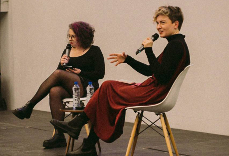 «Никакого правильно» едет в Испанию: интервью с создательницами подкаста