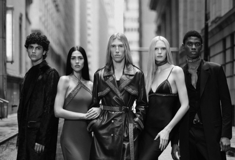 Zara представила коллекцию от дизайнера Людовика де Сен-Сернена