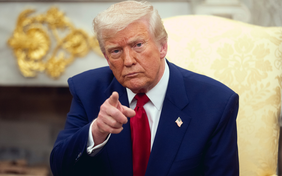 Трамп пригрозил прекратить всю торговлю с Испанией